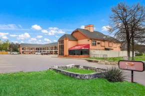 Econo Lodge near The Domain - The Arboretum